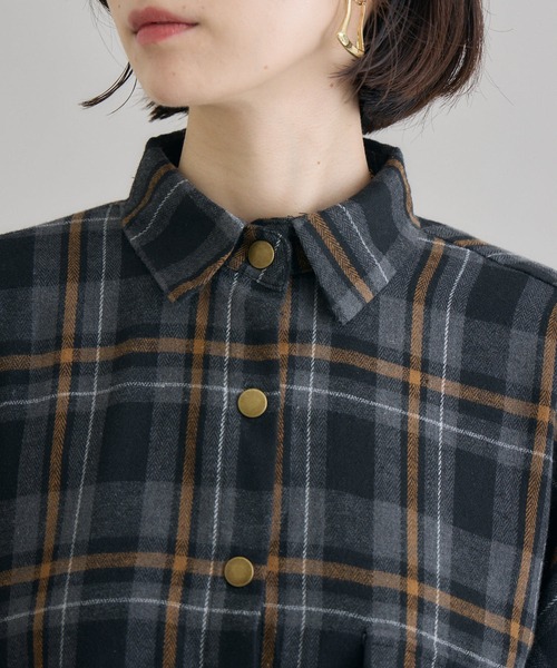 Paradise Picnic（パラダイスピクニック）の「ポケ付起毛チェックビッグシャツ（シャツ/ブラウス・レディース・ブルー/チャコールグレー/キャメル・FREE）」の9枚目の写真