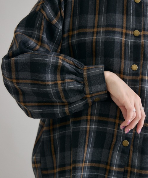 Paradise Picnic（パラダイスピクニック）の「ポケ付起毛チェックビッグシャツ（シャツ/ブラウス・レディース・ブルー/チャコールグレー/キャメル・FREE）」の5枚目の写真