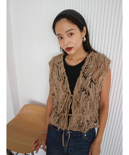 TRUNC（トランクエイティーエイト）の「Embroidery Ribbon Vest（ベスト・レディース・ベージュ/ブラック・FREE）」の7枚目の写真