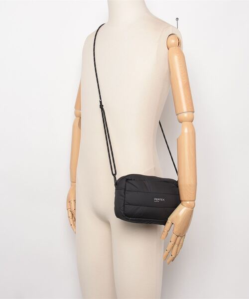 NEW BALANCE(ニューバランス)の「Pertex(R)ショルダーポーチ(ショルダーバッグ・メンズ・グレー/ブラック/セージグリーン・ONE SIZE)」の22枚目の写真