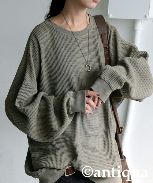 antiqua(アンティカ)の「ワッフル トップス(Tシャツ/カットソー・レディース・ブラック/パープル/レッド/カーキ/ブルー/スミクロ/グレイッシュベージュ・P/R)」の8枚目の写真