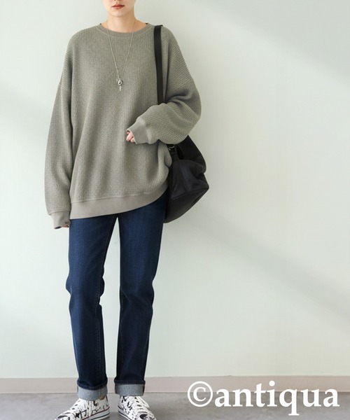 antiqua(アンティカ)の「ワッフル トップス(Tシャツ/カットソー・レディース・ブラック/パープル/レッド/カーキ/ブルー/スミクロ/グレイッシュベージュ・P/R)」の12枚目の写真