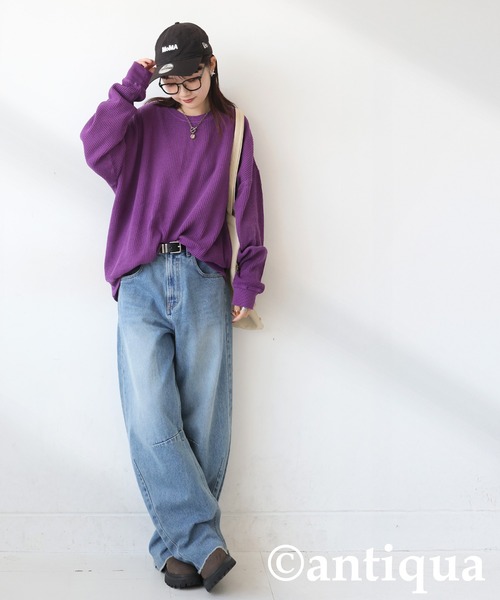 antiqua(アンティカ)の「ワッフル トップス(Tシャツ/カットソー・レディース・ブラック/パープル/レッド/カーキ/ブルー/スミクロ/グレイッシュベージュ・P/R)」の22枚目の写真