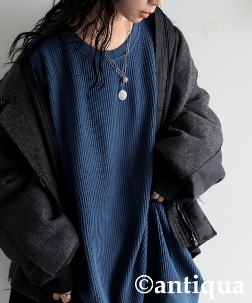 antiqua(アンティカ)の「ワッフル トップス(Tシャツ/カットソー・レディース・ブラック/パープル/レッド/カーキ/ブルー/スミクロ/グレイッシュベージュ・P/R)」の19枚目の写真