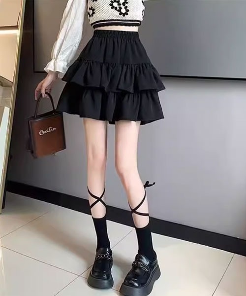 VIBGYOR Women(ヴィブジョー ウィメン)の「【Mayree】ティアード ミニ スカート インナーパンツ付き(スカート・レディース・ホワイト/ブラック・SMALL/MEDIUM/LARGE)」の6枚目の写真