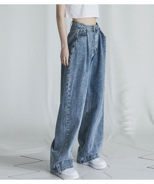 AVANDRESS(アバンドレス )の「BUCKLE WIDE DENIM PANTS STONE BLUE(デニムパンツ・レディース・その他・X-LARGE/LARGE/MEDIUM)」の2枚目の写真