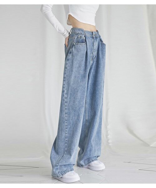AVANDRESS(アバンドレス )の「BUCKLE WIDE DENIM PANTS STONE BLUE(デニムパンツ・レディース・その他・X-LARGE/LARGE/MEDIUM)」の4枚目の写真