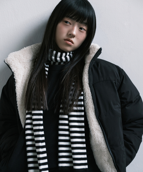 MUSINSA STANDARD WOMAN（ムシンサスタンダードウーマン）の「ウィメンズデイリープファーリバーシブルフリースショートパディングジャケット[ブラック/クリーム]（ダウンジャケット/コート・レディース・その他・SMALL/MEDIUM/LARGE/X-SMALL）」の16枚目の写真