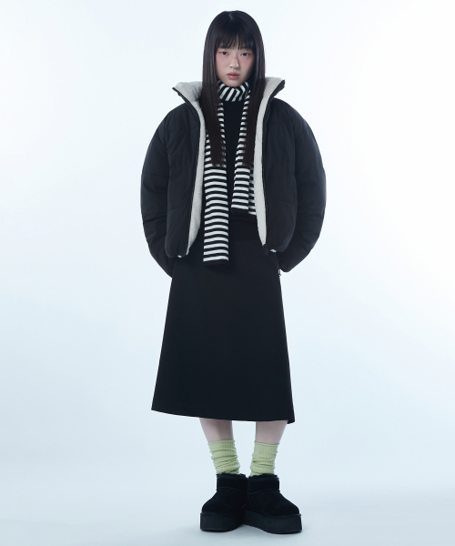 MUSINSA STANDARD WOMAN（ムシンサスタンダードウーマン）の「ウィメンズデイリープファーリバーシブルフリースショートパディングジャケット[ブラック/クリーム]（ダウンジャケット/コート・レディース・その他・SMALL/MEDIUM/LARGE/X-SMALL）」の13枚目の写真