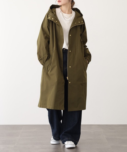 OMNES（オムネス）の「撥水加工マウンテンパーカー ロング（マウンテンパーカー・レディース・キャメル/カーキ・M）」の2枚目の写真