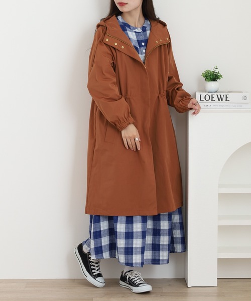 OMNES（オムネス）の「撥水加工マウンテンパーカー ロング（マウンテンパーカー・レディース・キャメル/カーキ・M）」の8枚目の写真