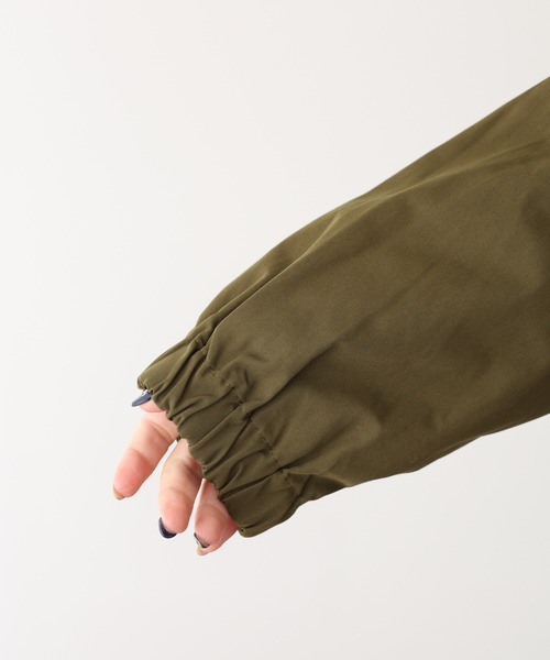 OMNES（オムネス）の「撥水加工マウンテンパーカー ロング（マウンテンパーカー・レディース・キャメル/カーキ・M）」の19枚目の写真