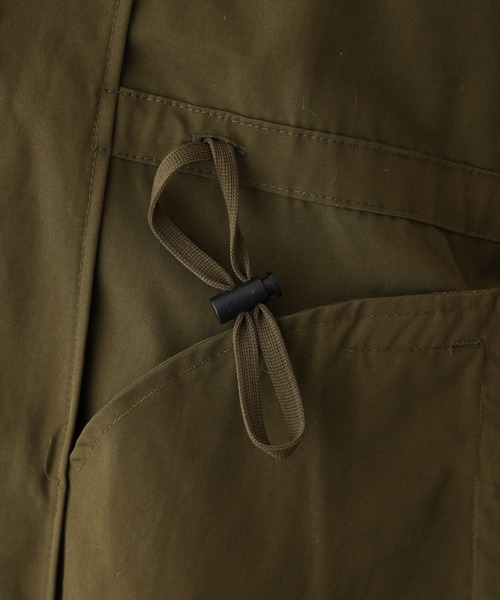 OMNES（オムネス）の「撥水加工マウンテンパーカー ロング（マウンテンパーカー・レディース・キャメル/カーキ・M）」の21枚目の写真