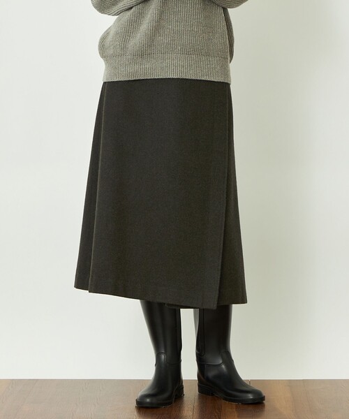 MACKINTOSH PHILOSOPHY（ﾏｯｷﾝﾄｯｼｭ ﾌｨﾛｿﾌｨｰ）の「GREY LABEL ウールフラノラップスカート（スカート・レディース・チャコールグレー/カーキ・1/2）」の2枚目の写真