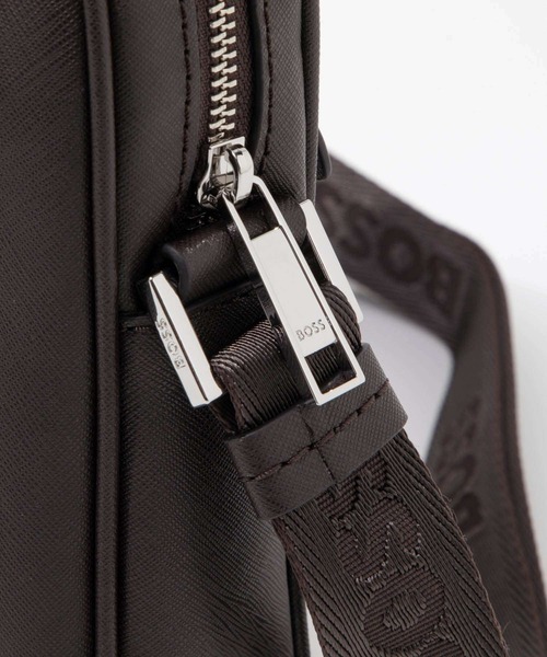 BOSS（ボス）の「BOSS Zair NS zip ボス ザイル レポーター ショルダーバッグ（ショルダーバッグ・メンズ・ダークブラウン・FREE）」の9枚目の写真