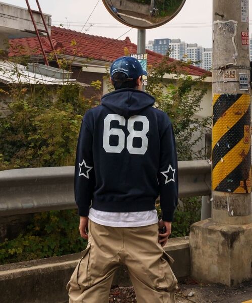 GRAVER（グレーバー）の「[UNISEX]エルボー68 STAR フードパーカー_ネイビー（パーカー・レディース・ホワイト・SMALL/MEDIUM/LARGE/X-LARGE）」の6枚目の写真