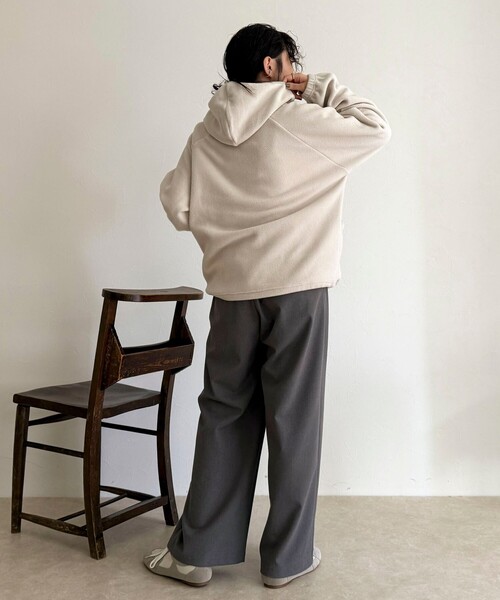 fredy emue（フレディエミュ）の「フード付きフリースアノラック（スウェット・レディース・チャコールグレー/オフホワイト/ベージュ・38）」の11枚目の写真