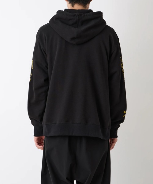 WHITE MOUNTAINEERING（ホワイトマウンテニアリング）の「【White Mountaineering/ホワイトマウンテニアリング】QOTSA LULLABIES TO PARALYZE HOODIE（パーカー・メンズ・ブラック・1/2/3）」の4枚目の写真