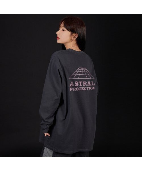 ASTRAL PROJECTION(アストラルプロジェクション)の「シグニチャーロゴオーバーサイズロングスリーブTシャツ_チャコール(Tシャツ/カットソー・メンズ・その他・LARGE/MEDIUM/X-LARGE)」の6枚目の写真
