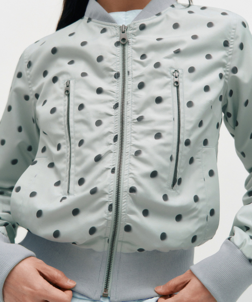 KIMZISU（キムジス）の「Dot Graphic Windbreaker _ GREY（ナイロンジャケット・レディース・グレー・SMALL/MEDIUM）」の4枚目の写真