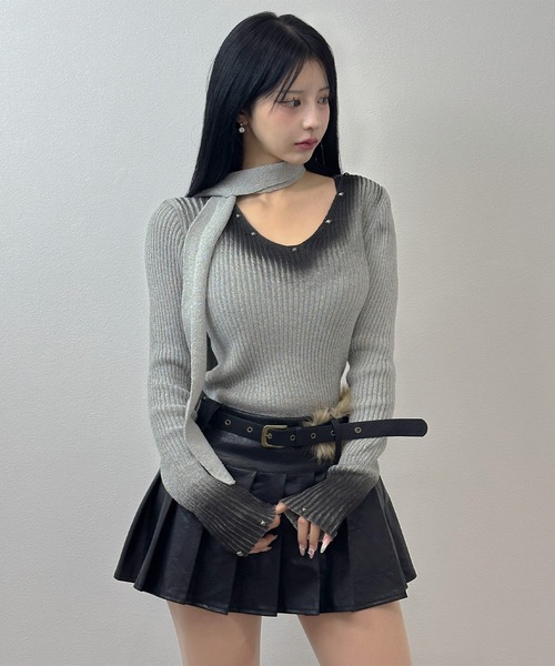 FOLLOWIN(フォロウィン)の「スタッズポイントグラデーションニット【スカーフ付き】(ニット/セーター・レディース・グレー/ブラウン・SMALL/MEDIUM/LARGE)」の9枚目の写真