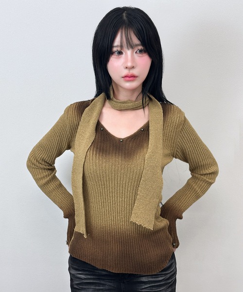 FOLLOWIN(フォロウィン)の「スタッズポイントグラデーションニット【スカーフ付き】(ニット/セーター・レディース・グレー/ブラウン・SMALL/MEDIUM/LARGE)」の14枚目の写真