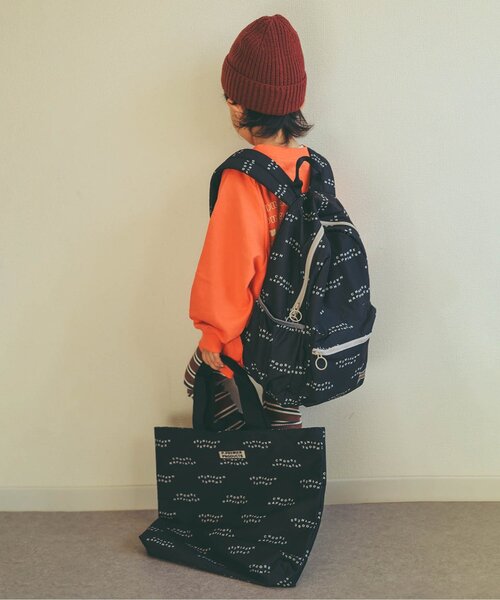 p.premier（ピードットプルミエ）の「ヘビロテしたい総柄リュック（バックパック/リュック・キッズ・ブラック/オフホワイト/レッド/イエロー・SMALL/MEDIUM）」の8枚目の写真