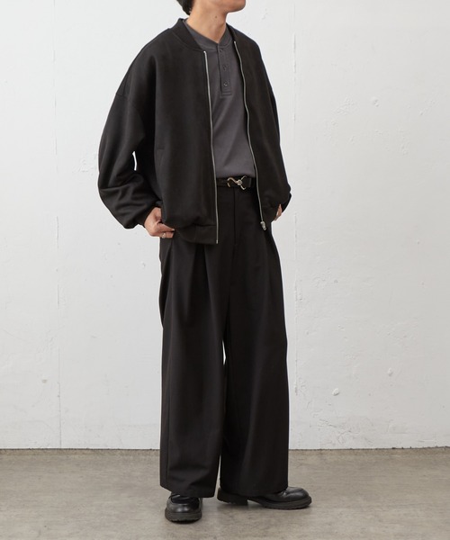 COLONY 2139（コロニートゥーワンスリーナイン）の「シンセティックスエードMA-1（MA-1・メンズ・アイボリー/ブラック/チャコールグレー・MEDIUM/LARGE）」の5枚目の写真