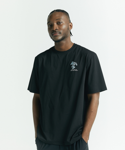 AINIFFON(アインイプオン)の「AIOグラフィックセミ半袖ブラック(Tシャツ/カットソー・メンズ・ブラック・X-LARGE/XX-LARGE/XXX-LARGE)」の1枚目の写真