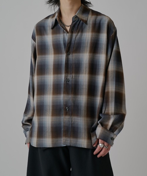 Lui's（ルイス）の「オンブレーチェックオーバーシャツ（シャツ/ブラウス・メンズ・ネイビー/ブラック/アイボリー/ブラウン・M/S）」の3枚目の写真