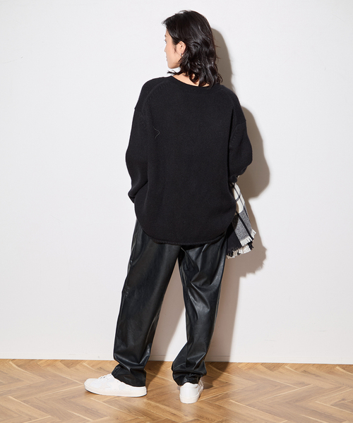 journal standard L'essage（ジャーナルスタンダードレサージュ）の「シンセティックレザー イージーパンツ（その他パンツ・レディース・ブラック/ウッド・36/38）」の4枚目の写真