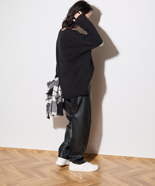 journal standard L'essage（ジャーナルスタンダードレサージュ）の「シンセティックレザー イージーパンツ（その他パンツ・レディース・ブラック/ウッド・36/38）」の5枚目の写真