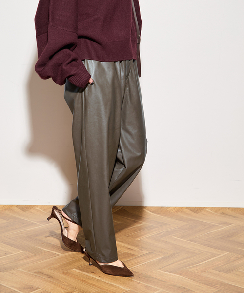 journal standard L'essage（ジャーナルスタンダードレサージュ）の「シンセティックレザー イージーパンツ（その他パンツ・レディース・ブラック/ウッド・36/38）」の13枚目の写真