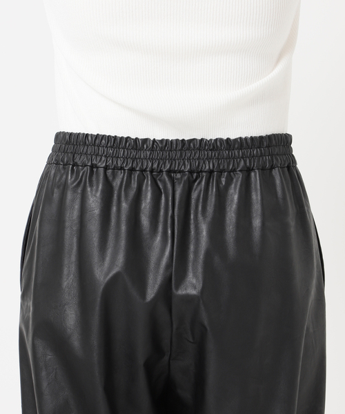 journal standard L'essage（ジャーナルスタンダードレサージュ）の「シンセティックレザー イージーパンツ（その他パンツ・レディース・ブラック/ウッド・36/38）」の19枚目の写真