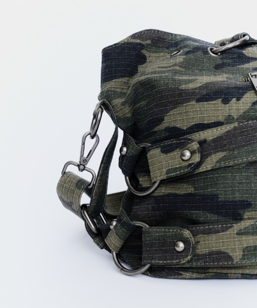 DTYYPE(ドタイプ)の「レイヤードストラップ2WAYショルダーバッグ(ショルダーバッグ・レディース・ブラック/レッド/カモフラージュ・FREE)」の18枚目の写真
