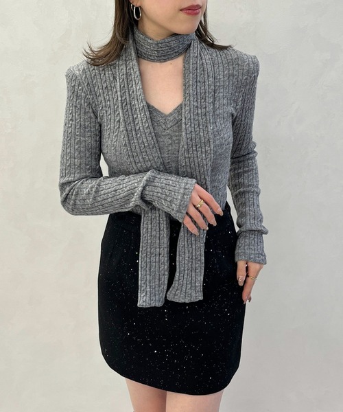 MISCH MASCH(ミッシュマッシュ)の「一部店舗限定 マフラーセットケーブル編みVネックニット(ニット/セーター・レディース・ベージュ/グレー・フリ-)」の1枚目の写真