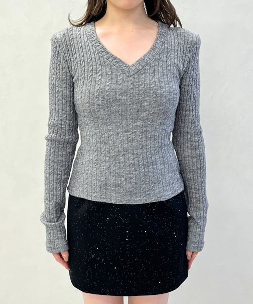 MISCH MASCH(ミッシュマッシュ)の「一部店舗限定 マフラーセットケーブル編みVネックニット(ニット/セーター・レディース・ベージュ/グレー・フリ-)」の8枚目の写真