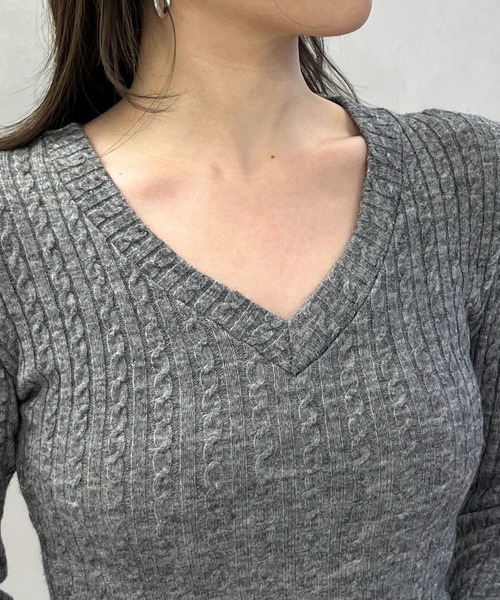 MISCH MASCH(ミッシュマッシュ)の「一部店舗限定 マフラーセットケーブル編みVネックニット(ニット/セーター・レディース・ベージュ/グレー・フリ-)」の11枚目の写真
