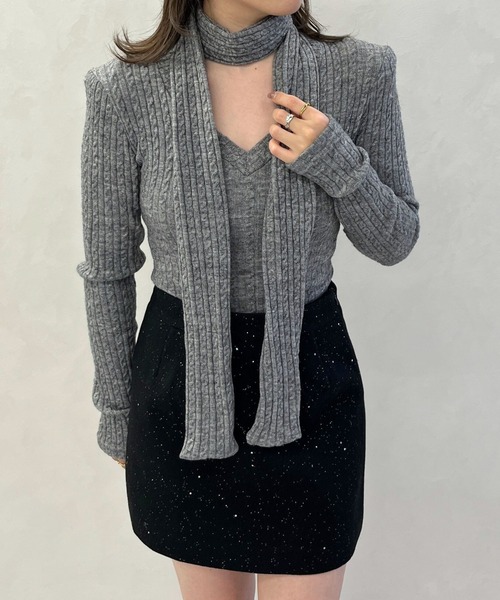 MISCH MASCH(ミッシュマッシュ)の「一部店舗限定 マフラーセットケーブル編みVネックニット(ニット/セーター・レディース・ベージュ/グレー・フリ-)」の6枚目の写真