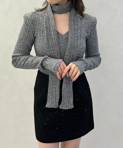 MISCH MASCH(ミッシュマッシュ)の「一部店舗限定 マフラーセットケーブル編みVネックニット(ニット/セーター・レディース・ベージュ/グレー・フリ-)」の7枚目の写真