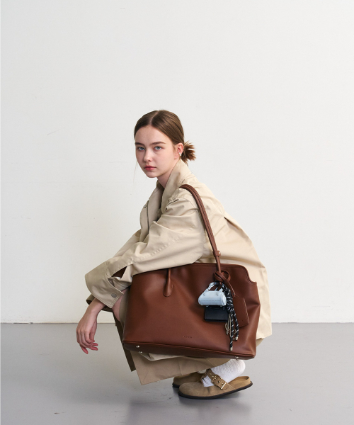 ALKI ALKA(アルキアルカ)の「Sienna (Brown)(ショルダーバッグ・レディース・ブラウン・FREE)」の5枚目の写真