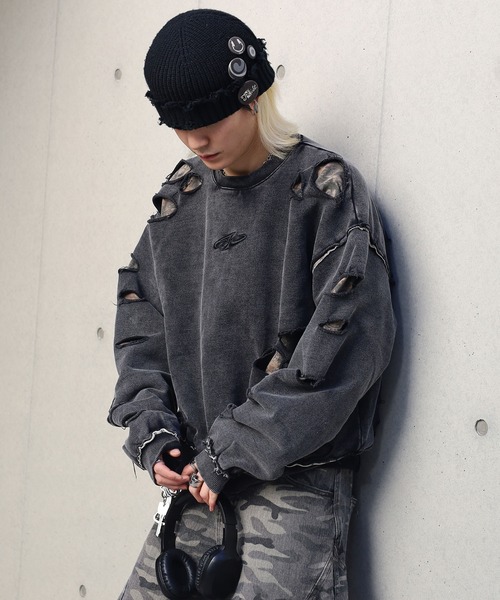 ATMARK(アットマーク)の「《フリーサイズ展開 / UNISEX 》フェイクレイヤード ダメージ加工トレーナー(スウェット・レディース・ブラック/ブラウン/グレー・LARGE)」の19枚目の写真