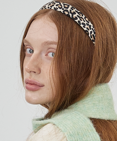 THE-ABON(エイボン)の「レオパードヘアバンド グレー(ヘアバンド・レディース・グレー・FREE)」の2枚目の写真