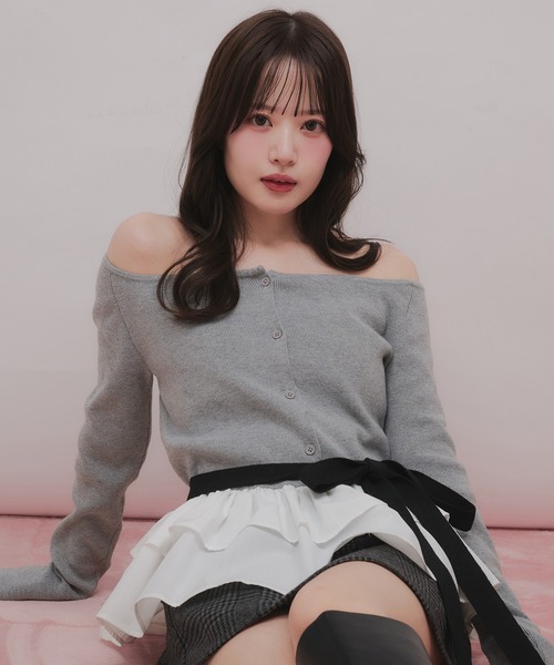 fupel（フぺル）の「multiway ribbon frill peplum  off- shoulder knit / マルチウェイリボンフリルペプラムオフショルダーニット（ニット/セーター・レディース・ブラック/グレー・FREE）」の12枚目の写真