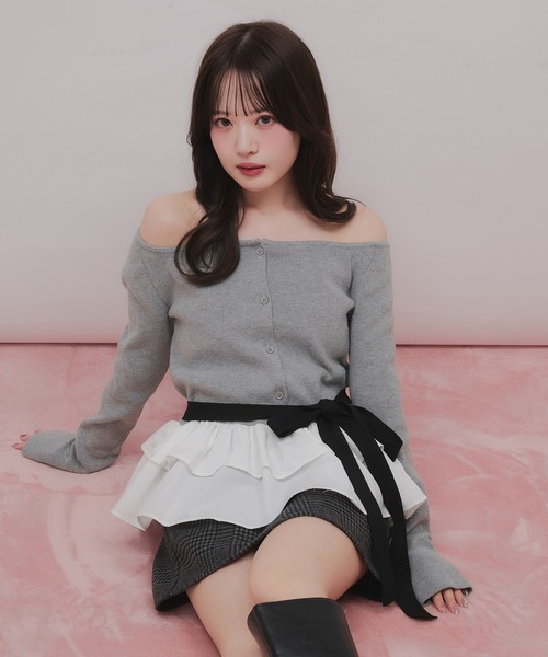 fupel（フぺル）の「multiway ribbon frill peplum  off- shoulder knit / マルチウェイリボンフリルペプラムオフショルダーニット（ニット/セーター・レディース・ブラック/グレー・FREE）」の14枚目の写真