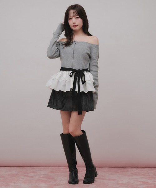 fupel（フぺル）の「multiway ribbon frill peplum  off- shoulder knit / マルチウェイリボンフリルペプラムオフショルダーニット（ニット/セーター・レディース・ブラック/グレー・FREE）」の5枚目の写真