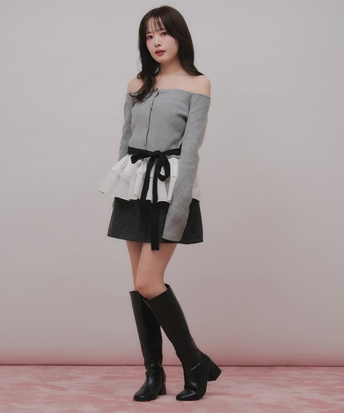 fupel（フぺル）の「multiway ribbon frill peplum  off- shoulder knit / マルチウェイリボンフリルペプラムオフショルダーニット（ニット/セーター・レディース・ブラック/グレー・FREE）」の7枚目の写真