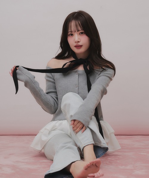 fupel（フぺル）の「multiway ribbon frill peplum  off- shoulder knit / マルチウェイリボンフリルペプラムオフショルダーニット（ニット/セーター・レディース・ブラック/グレー・FREE）」の17枚目の写真