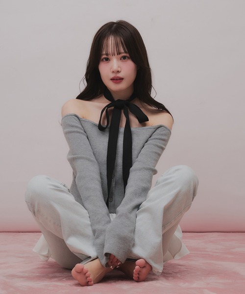 fupel（フぺル）の「multiway ribbon frill peplum  off- shoulder knit / マルチウェイリボンフリルペプラムオフショルダーニット（ニット/セーター・レディース・ブラック/グレー・FREE）」の16枚目の写真