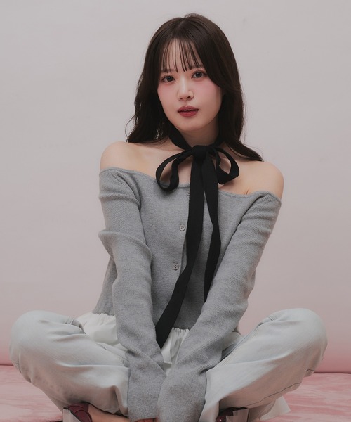 fupel（フぺル）の「multiway ribbon frill peplum  off- shoulder knit / マルチウェイリボンフリルペプラムオフショルダーニット（ニット/セーター・レディース・ブラック/グレー・FREE）」の15枚目の写真